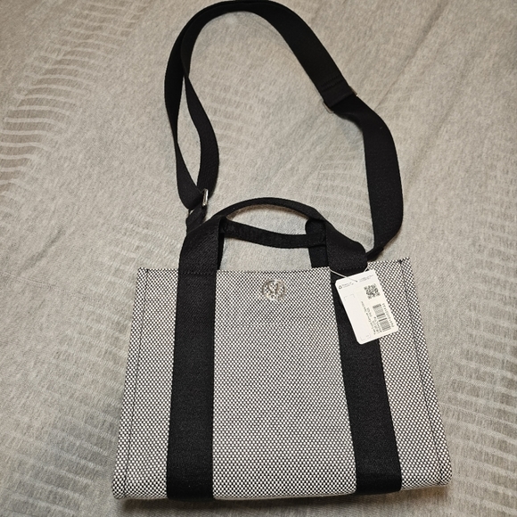 lululemon athletica Handbags - NEW w/ tag Lululemon Two Tone Canvas Tote Bag 4.5L Anchor / Light Ivory / Black